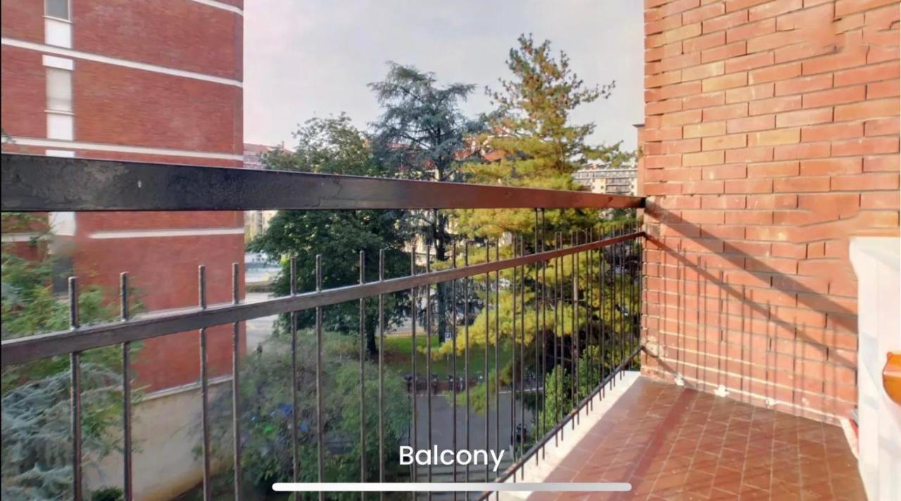Metro Famagosta - Luminoso Con Balcone Free Wifi & Parking Apartment *