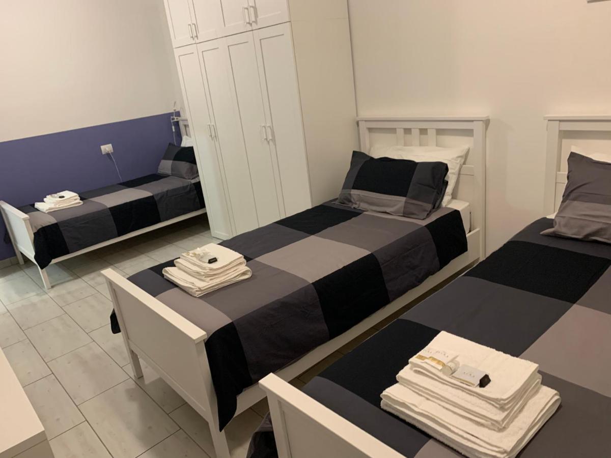 Apartment Metro Famagosta - Luminoso Con Balcone Free Wifi & Parking